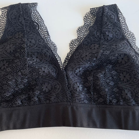 Black Triangle Lace SAMPLE